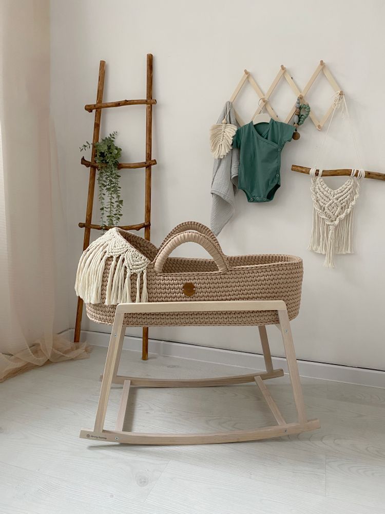 Baby furniture - Hooded Moses basket with macrame decor and rocking stand - ANZY HOME