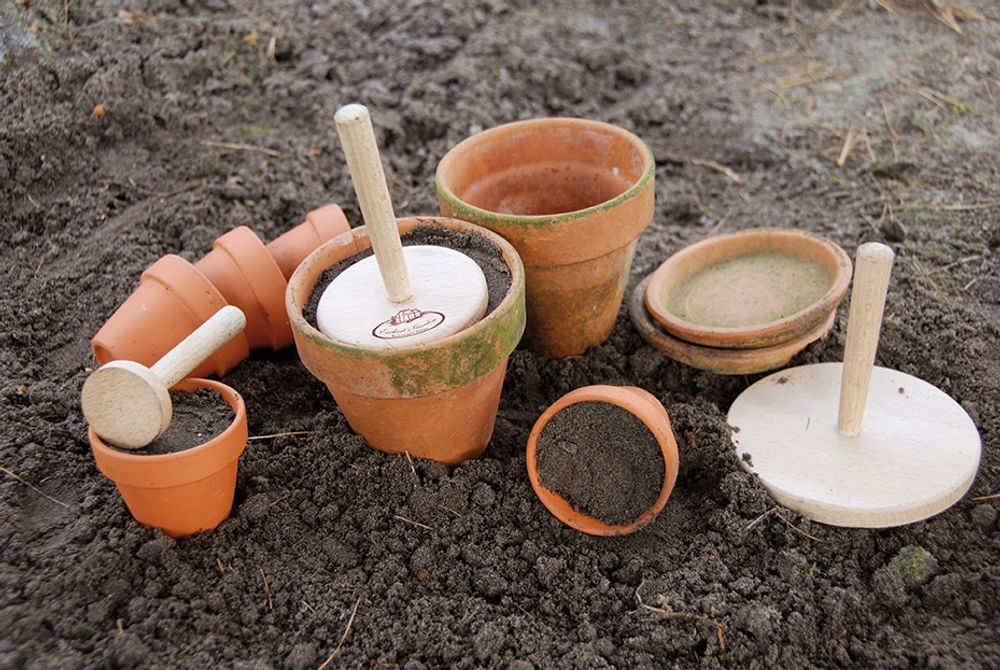 Accessoires de jardinage - Garden tools : outils de jardin, tabliers, pots à rempoter, voiles d'hivernage, gants de jardin - ESSCHERT DESIGN