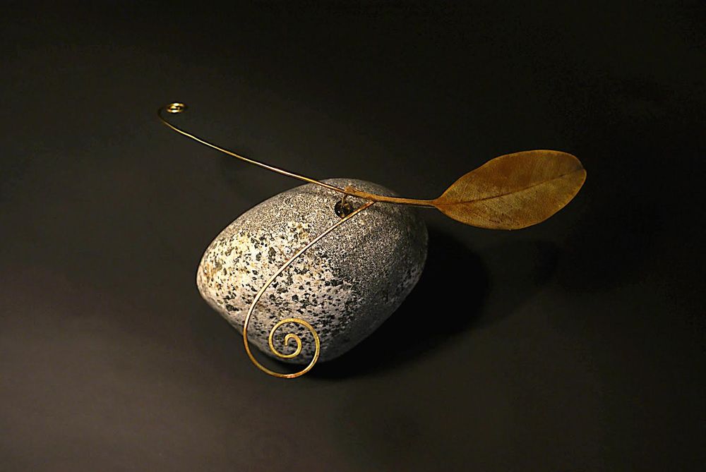 Sculptures, statuettes and miniatures - Stones, Leaves and Feathers - KEIICHI SAITO BY ARTY ARTY