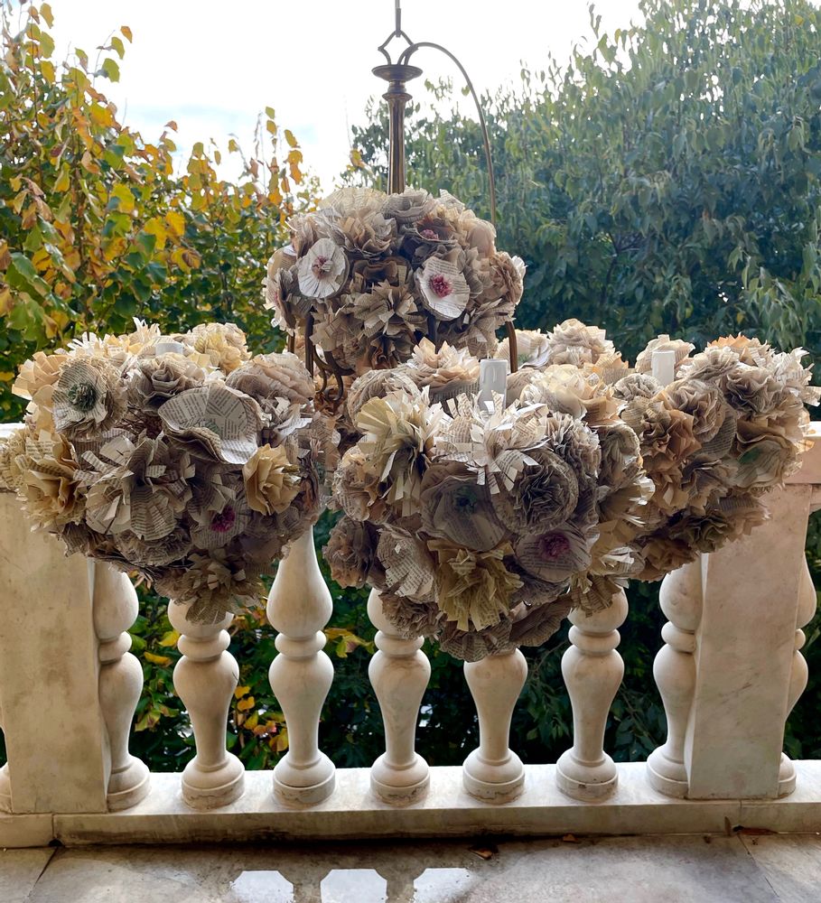 Ceiling lights - Chandelier - paper flowers - CRIZU