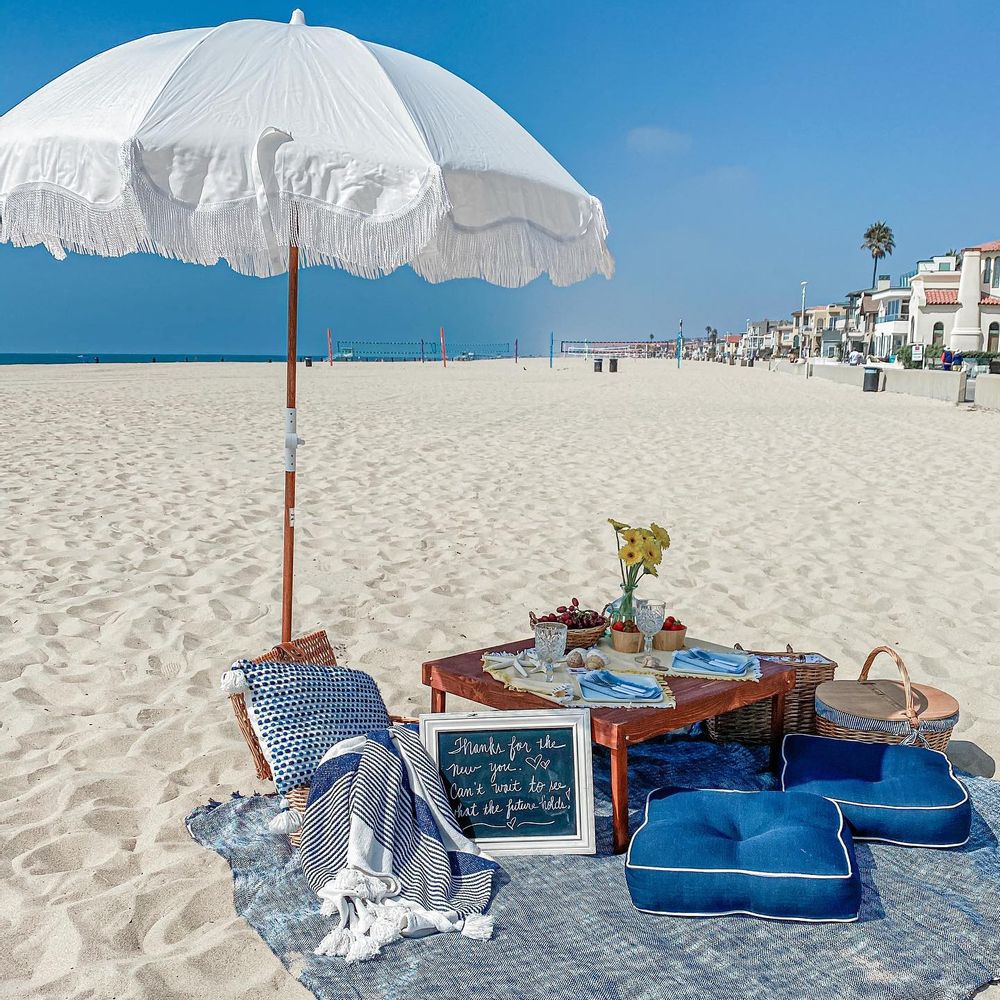 Parasols - HOLIDAY BEACH UMBRELLA - BUSINESS & PLEASURE CO.