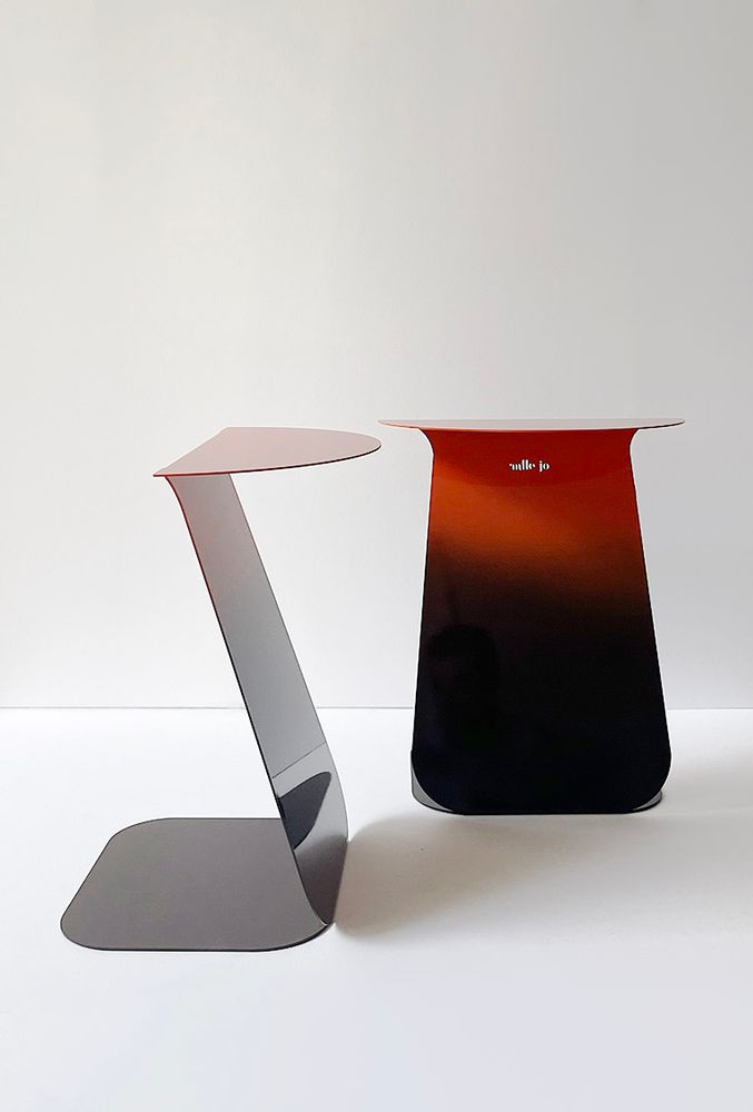 Coffee tables - Round symmetrical table red shaded - MADEMOISELLE JO