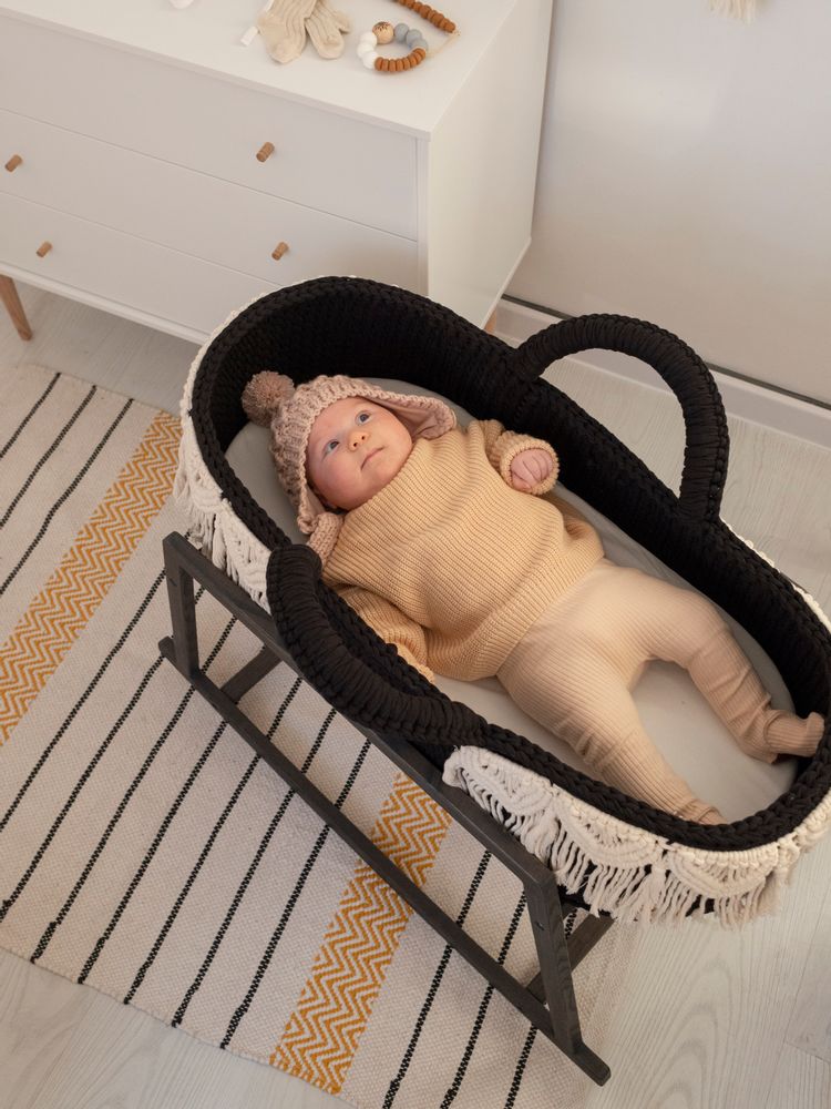 Baby furniture - Moses basket with macrame decor and rocking stand - ANZY HOME
