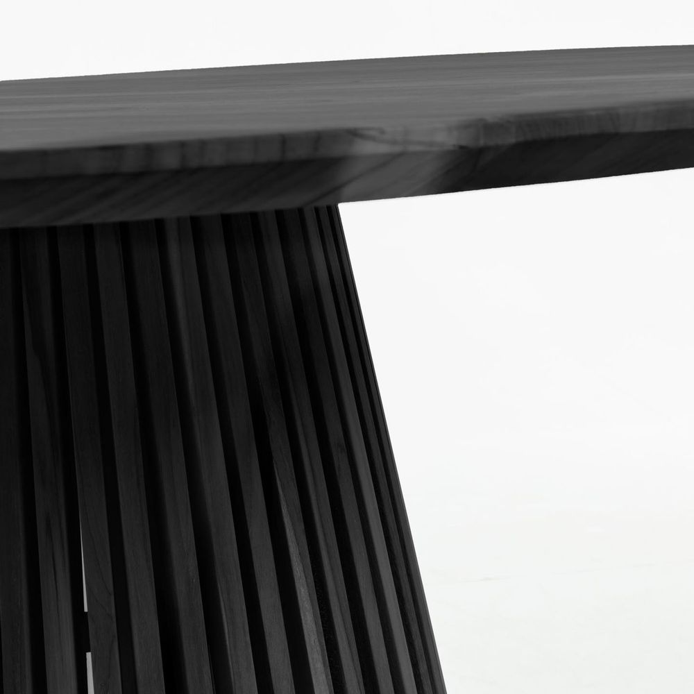 Dining Tables - Table ronde Jeanette en bois massif de Mindy noir Ø 90 cm - KAVE HOME