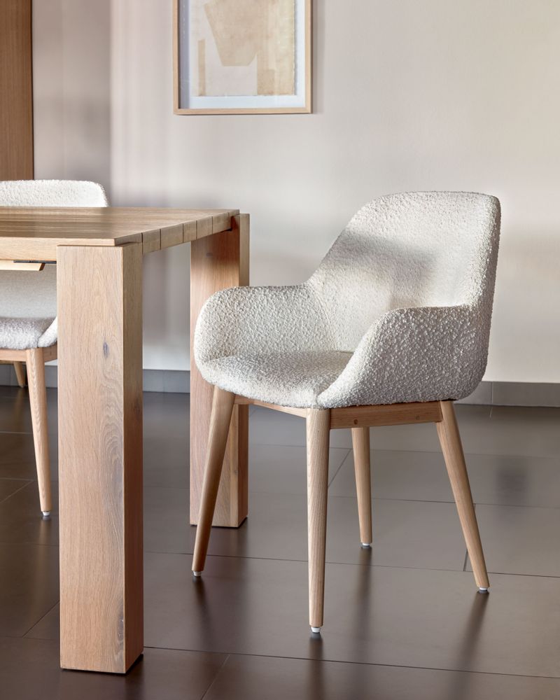 Chairs for hospitalities & contracts - Konna chair in white fleece with solid ash wood legs in a natural finish - KAVE HOME