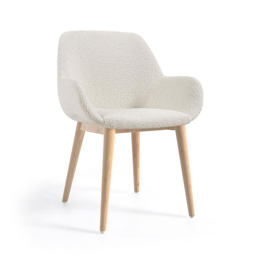 Chairs for hospitalities & contracts - Konna chair in white fleece with solid ash wood legs in a natural finish - KAVE HOME