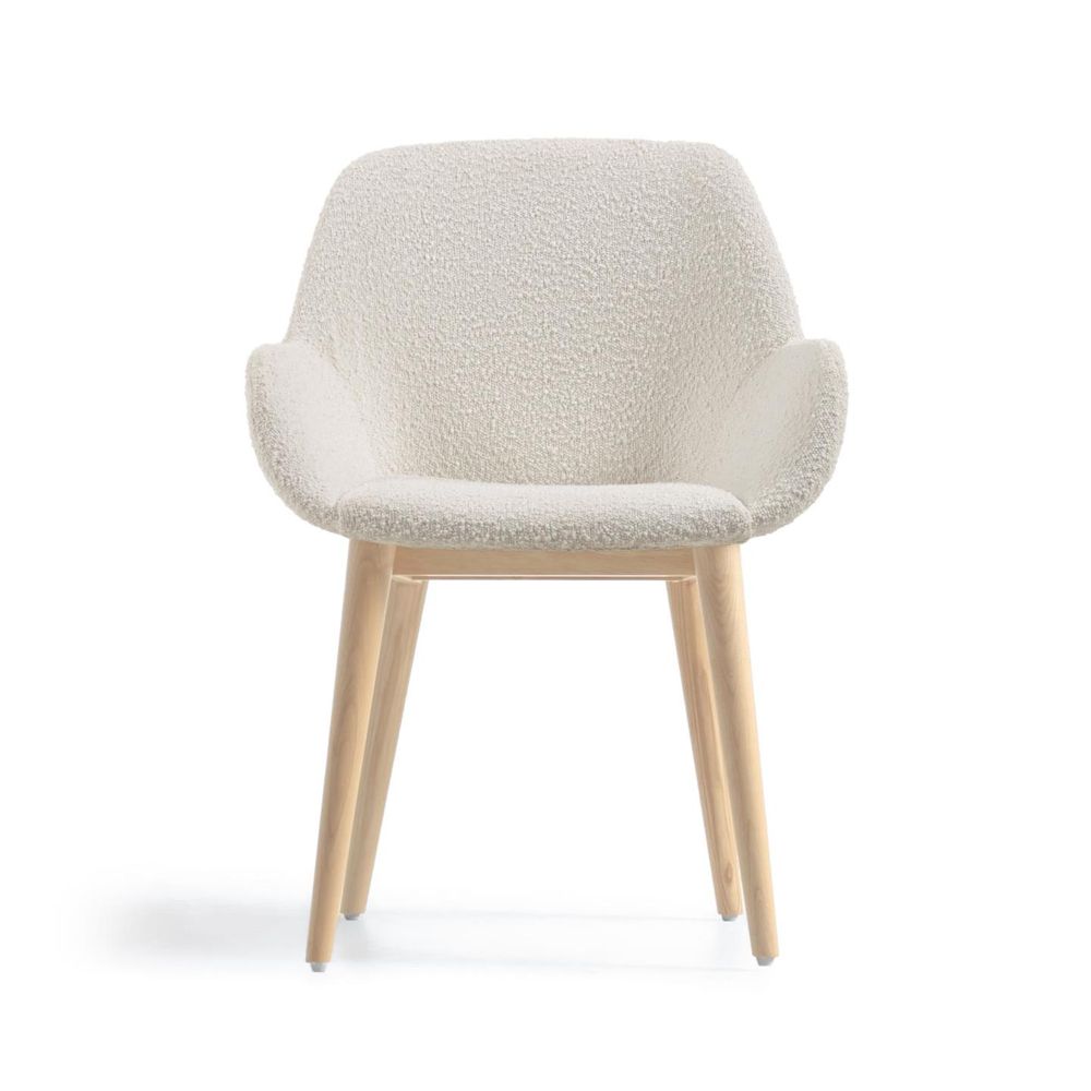 Chairs for hospitalities & contracts - Konna chair in white fleece with solid ash wood legs in a natural finish - KAVE HOME