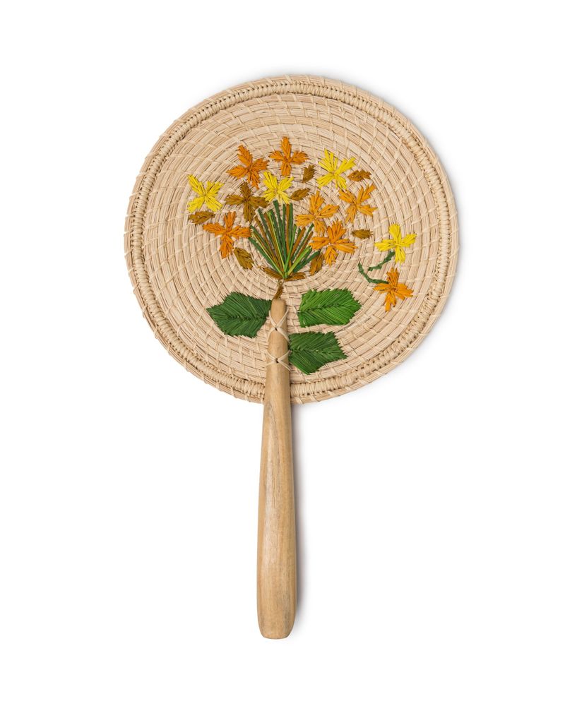 Apparel - Abanico en Iraca Flor De Coral Amarillo - ARTESANÍAS DEL ATLÁNTICO