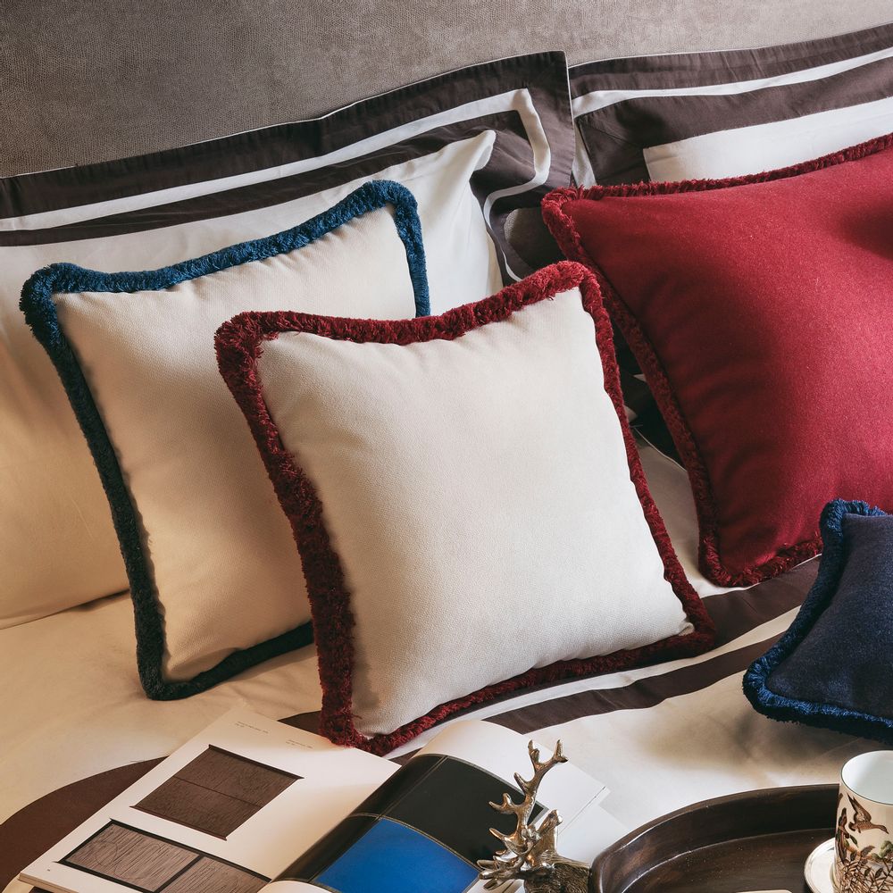 Coussins textile - COUSSIN HEUREUX - HAPPY PILLOW Collection | Velvet with bespoke fringes - LO DECOR