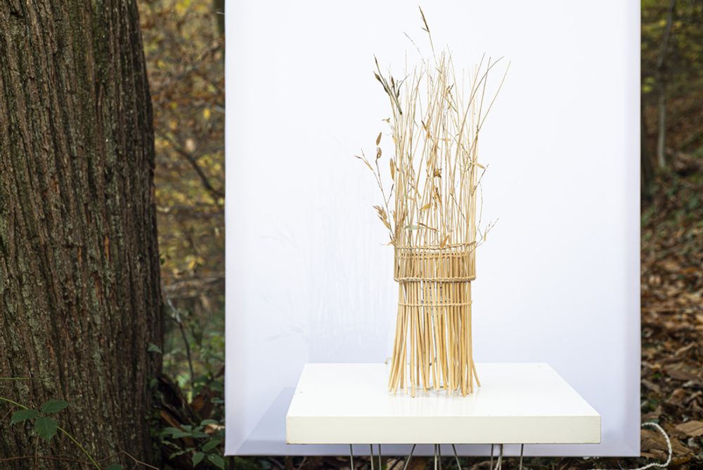 Unique pieces - “In the wind” large column lamp in wicker and bamboo - TRESSAGES PAS SAGES