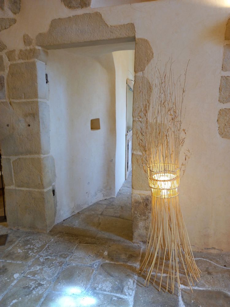 Unique pieces - “In the wind” large column lamp in wicker and bamboo - TRESSAGES PAS SAGES