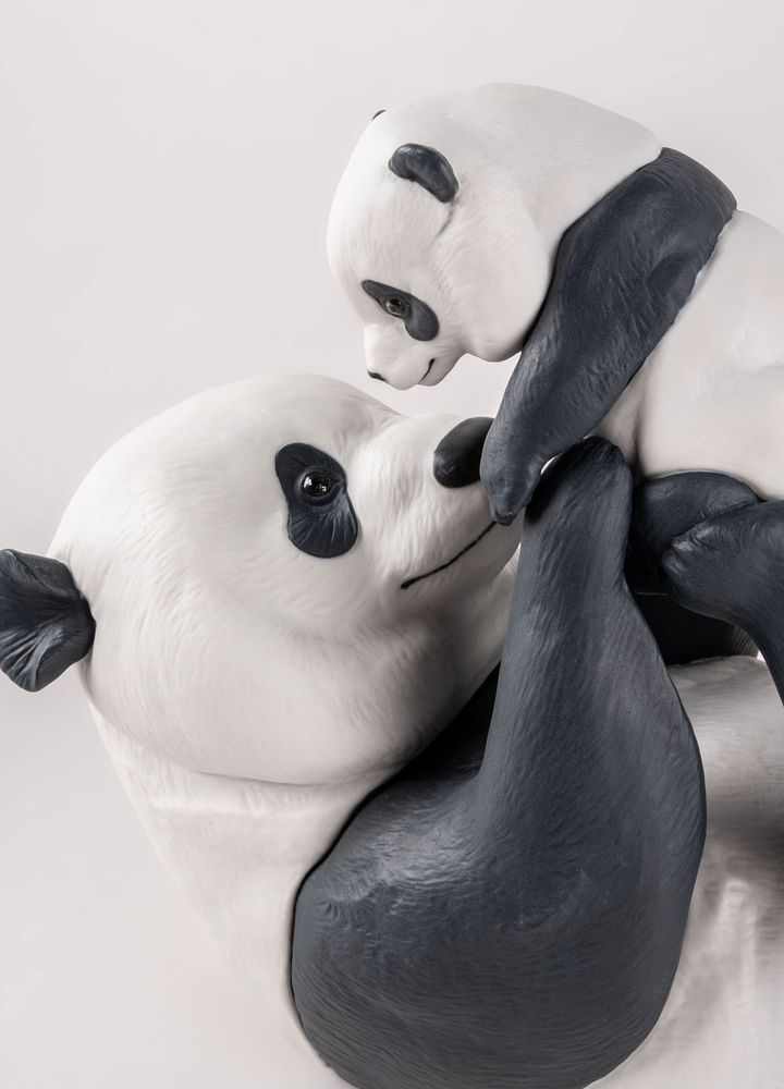 Decorative objects - Mommy Panda - Lladró Handmade Porcelain - LLADRÓ