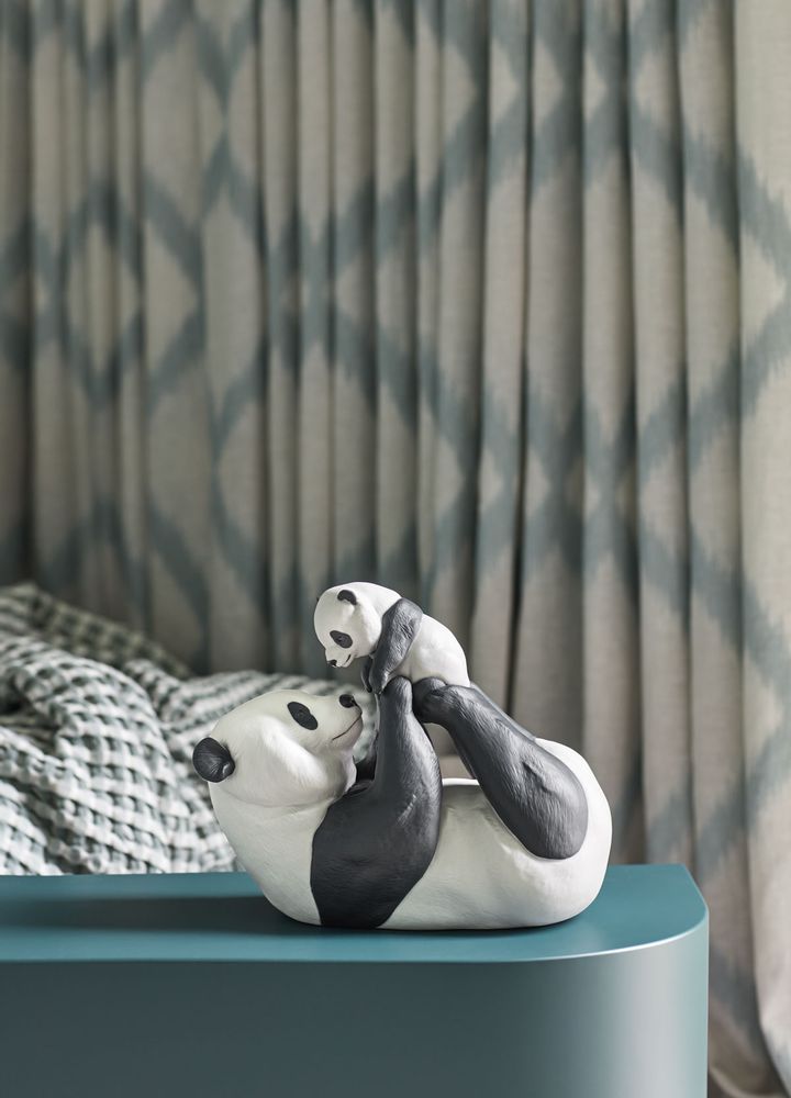 Decorative objects - Mommy Panda - Lladró Handmade Porcelain - LLADRÓ