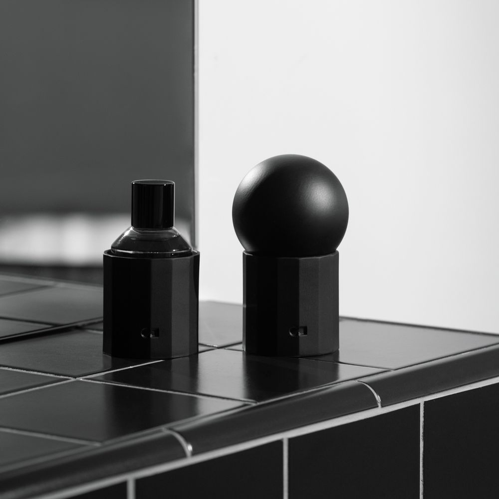 Decorative objects - Room spray and its Limoges porcelain case - GRAPHĒME PARIS