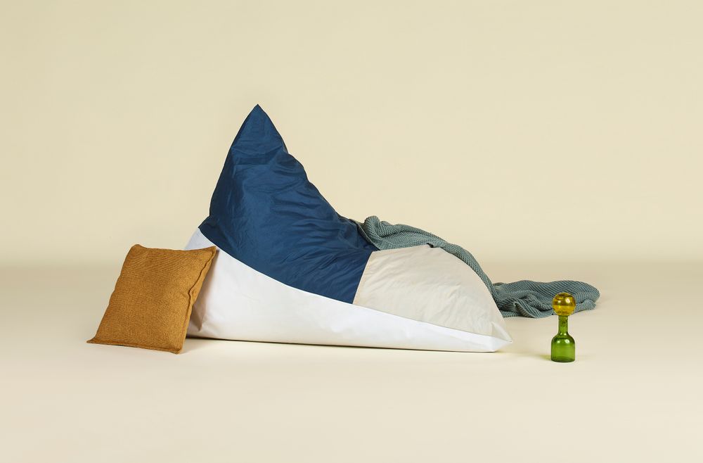 Ottomans - [interior] Berlingot Indigo Beanbag - LA TETE DANS LES NUAGES