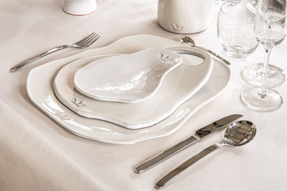 Formal plates - Board Plate Ceramic, Extra Large - White - DUTCHDELUXES INTERNATIONAL BV