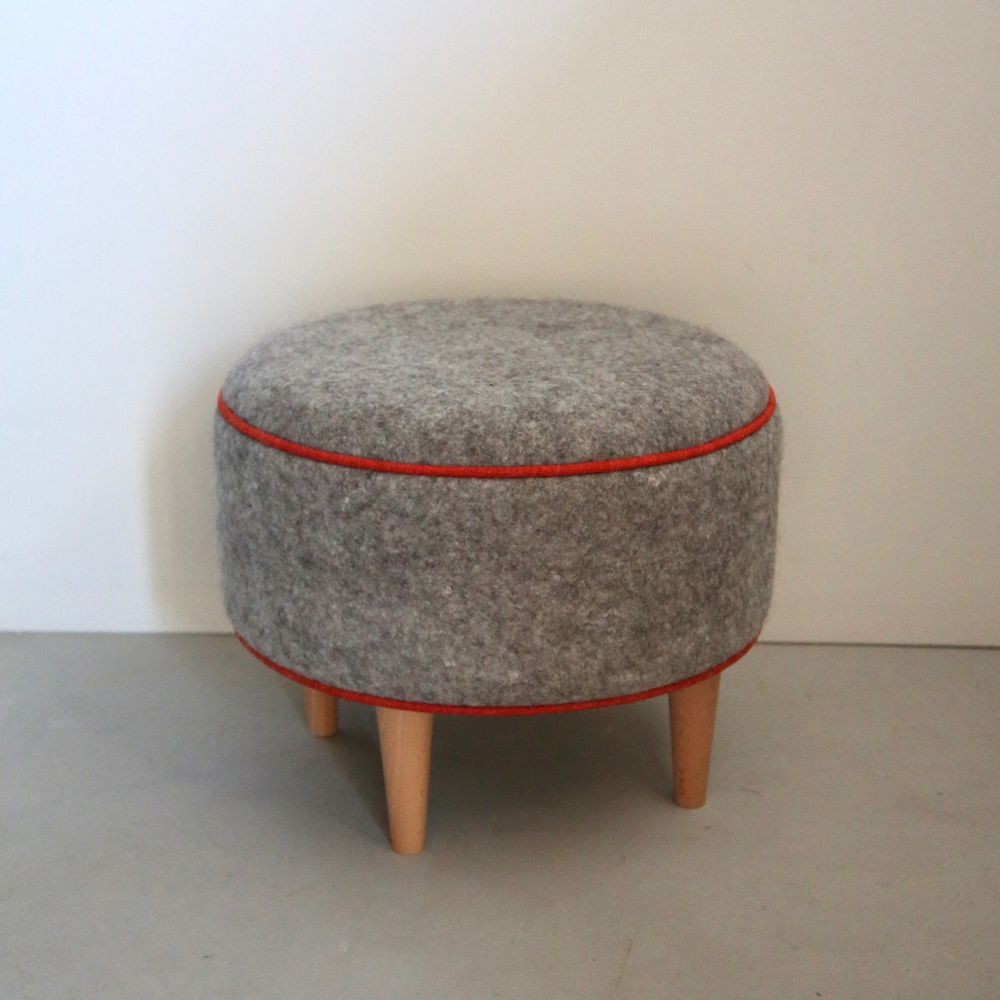 Assises pour bureau - Pouf sur pieds en feutre de laine - HL- HELOISE LEVIEUX