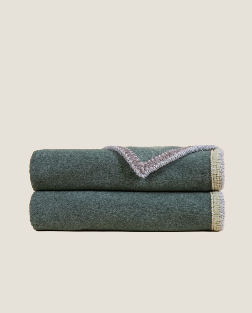 Throw blankets - SOFT BAMBOO WITH VICTORY FRINGES AND TIFFANY BORDER - FRATI HOME