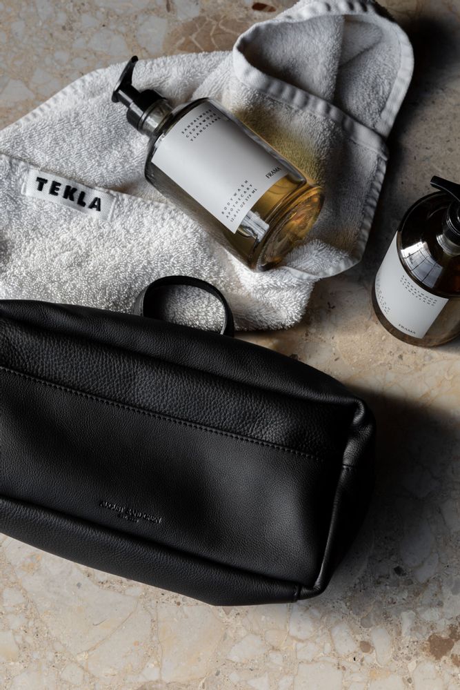 Bags and totes - On-the-go (Megatote, PC cover, Washbag, etc.) - AUGUST SANDGREN