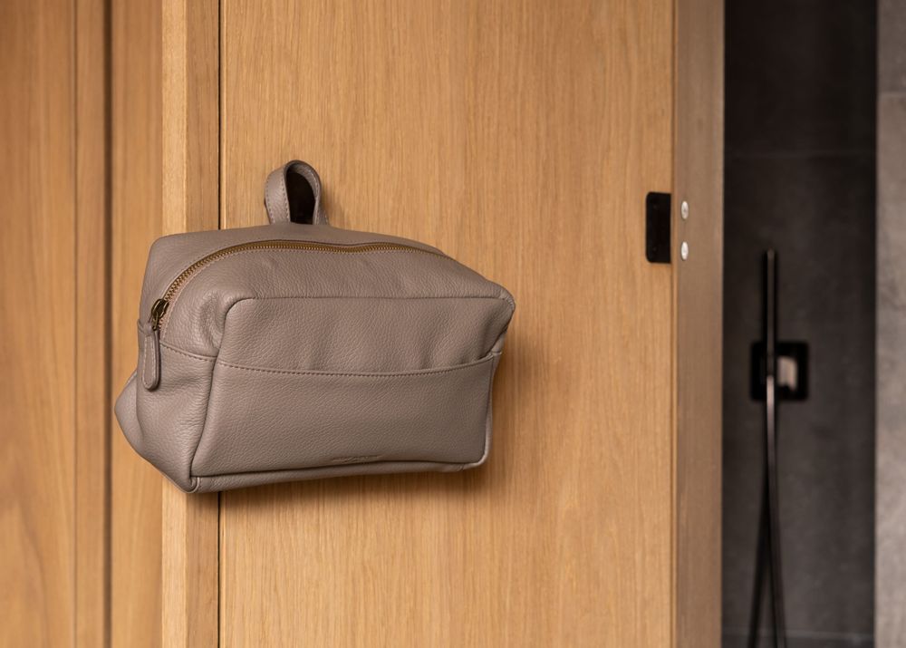 Bags and totes - On-the-go (Megatote, PC cover, Washbag, etc.) - AUGUST SANDGREN