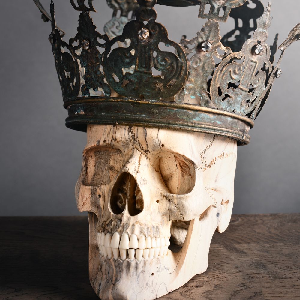 Other wall decoration - Memento Mori with a Crown - ATELIERS C&S DAVOY