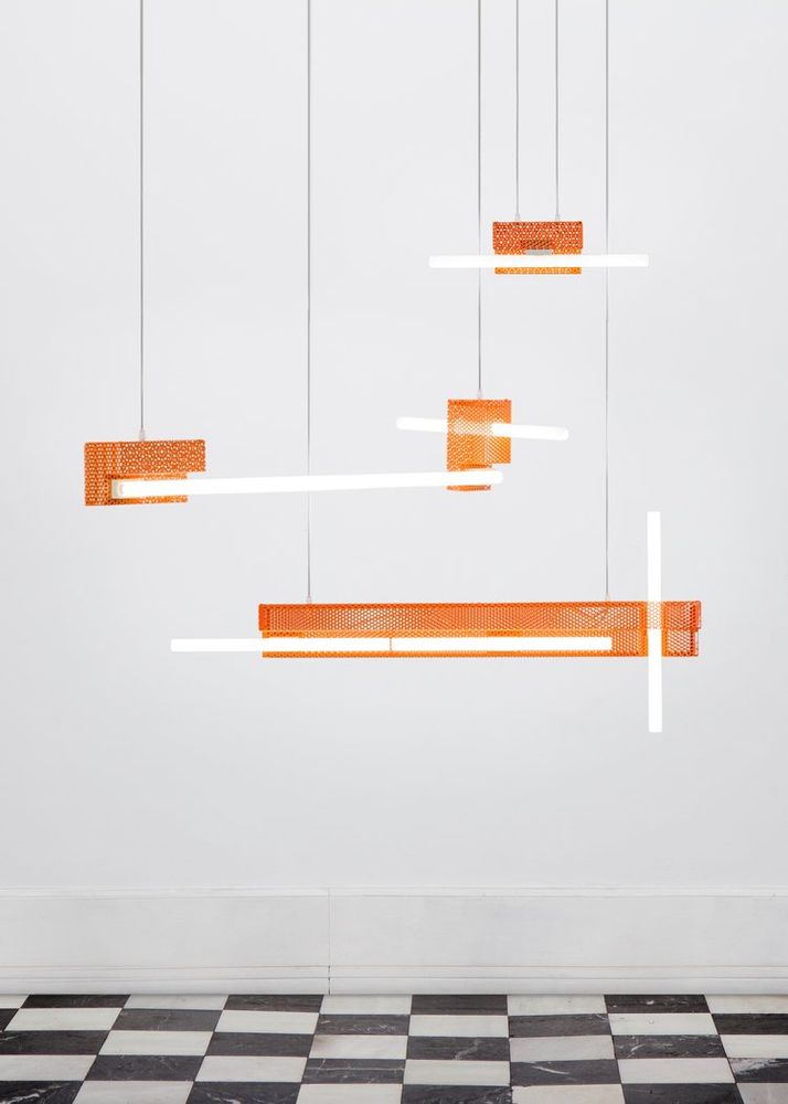 Hanging lights - Tondo - MARTA AYALA HERRERA