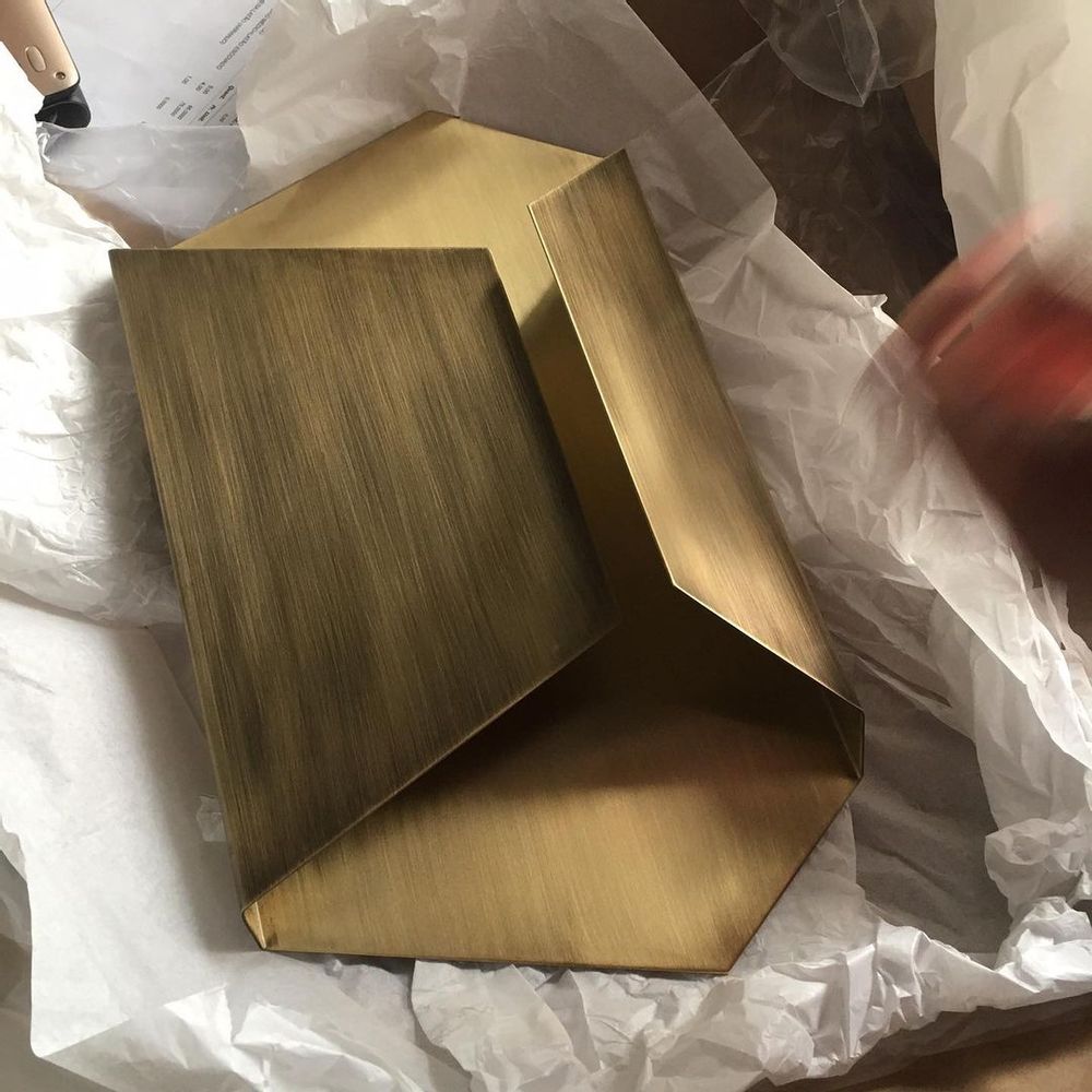 Wall lamps - Origami Sconce in Brushed Brass and Matt Black Lacquered - DUISTT