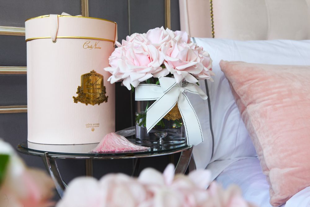 Floral decoration - LARGE LUXURY BOUQUET - GOLD BADGE - FRENCH ROSE - PINK BOX - CÔTE NOIRE