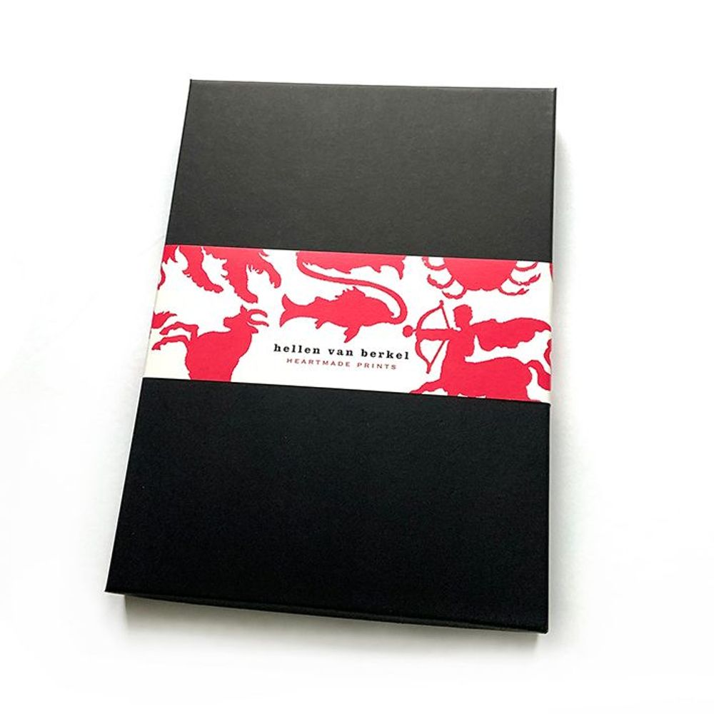 Foulards et écharpes - Aries Zodiac bandana - HELLEN VAN BERKEL HEARTMADE PRINTS