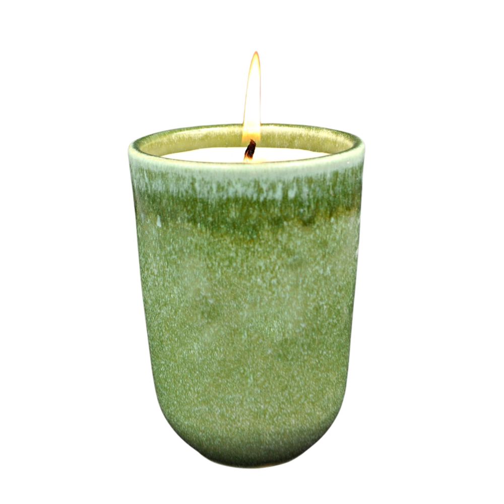 Coffrets et boîtes - Bougie en céramique vert pailleté 170g/ NUANCE FLORALE ( 30% DE REMISE SUR TOUT) - NATOÈ FRAGRANCES