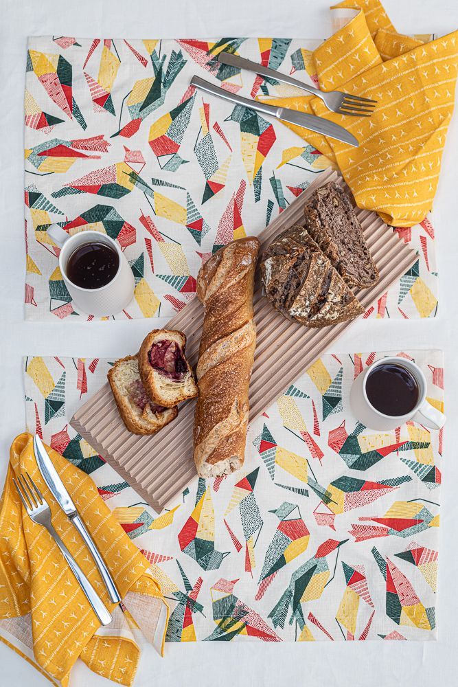 Table linen - Serviette de table (par 2) 100% lin - 45x45cm - Motif ARRASTA PÉ couleur jaune ABACAXI - SABIÁ DESIGN