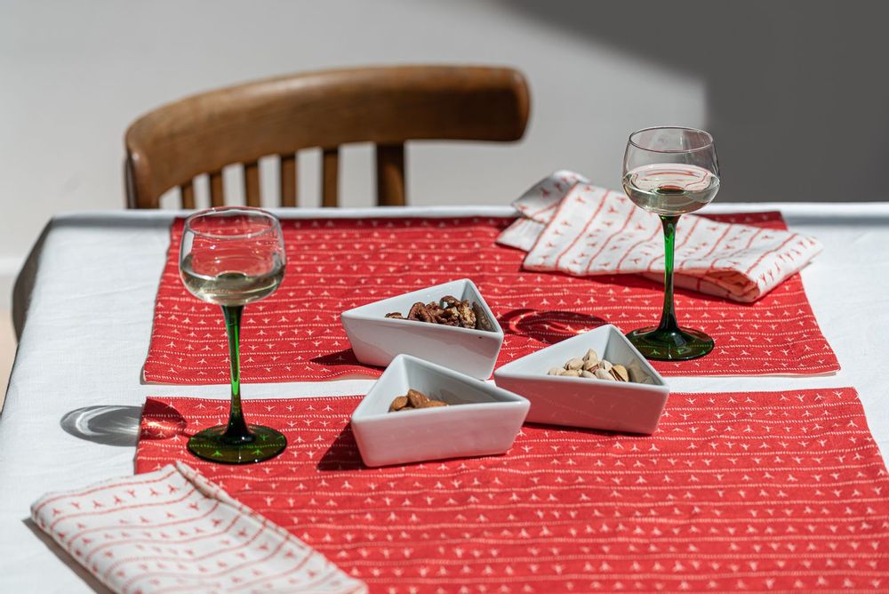 Linge de table textile - Paire de Set de table 100% lin - 35x50 ARRASTA PÉ couleur rouge TERRA - SABIÁ DESIGN