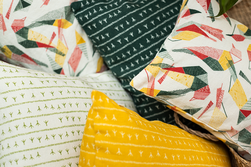 Coussins - Housse de coussin 100% lin 45x45cm Motif -ARRASTA PÉ couleur vert AMAZÔNIA - SABIÁ DESIGN