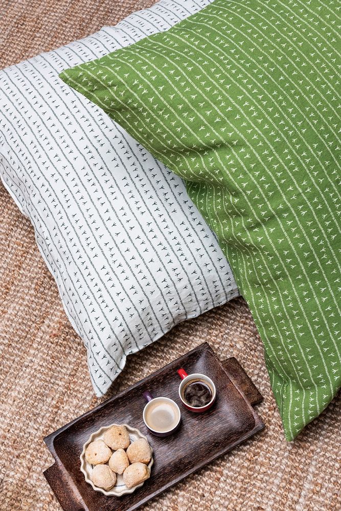 Cushions - Housse de coussin 100% lin 80x80 - Motif ARRASTA PÉ couleur vert ABACATE - SABIÁ DESIGN