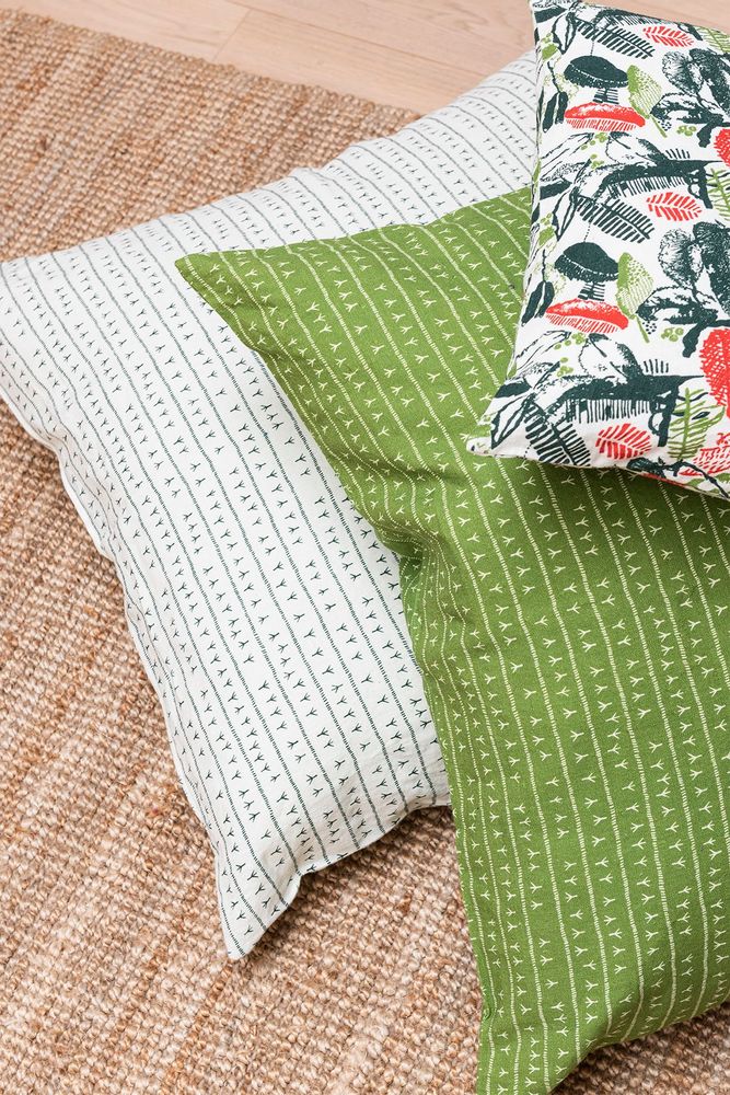 Cushions - Housse de coussin 100% lin 80x80 - Motif ARRASTA PÉ couleur vert ABACATE - SABIÁ DESIGN