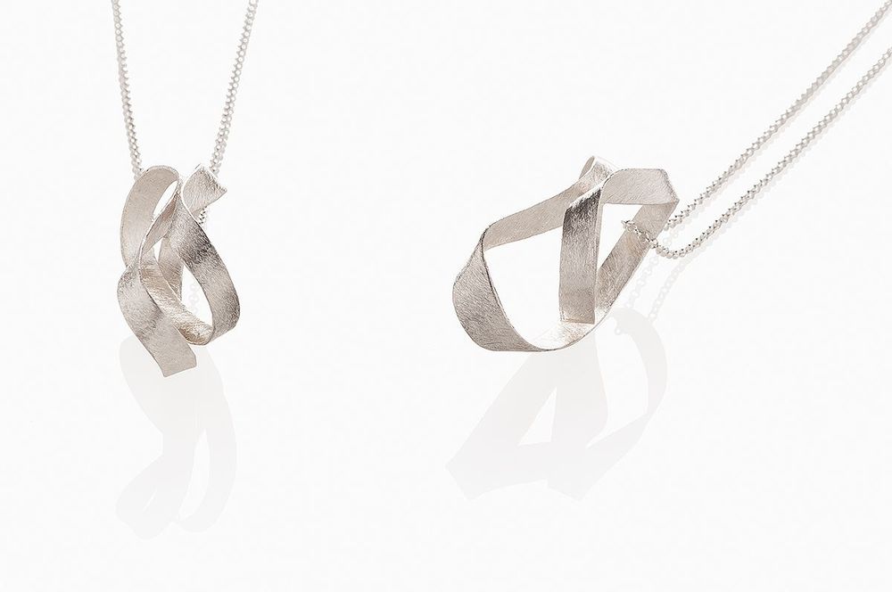 Orfèvrerie - Collection MOEBIUS, pendentif en argent sterling - CHIARA DE FILIPPIS