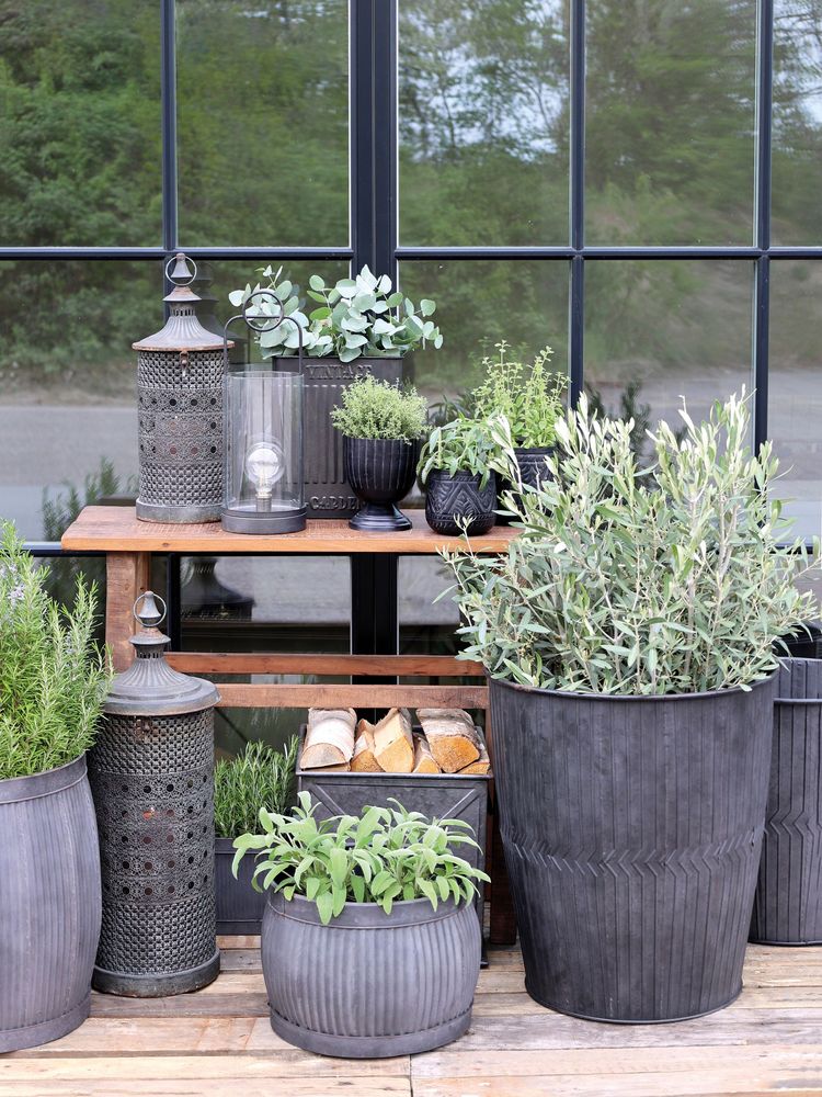 Pottery - Flower pots and fountains - CHIC ANTIQUE A/S