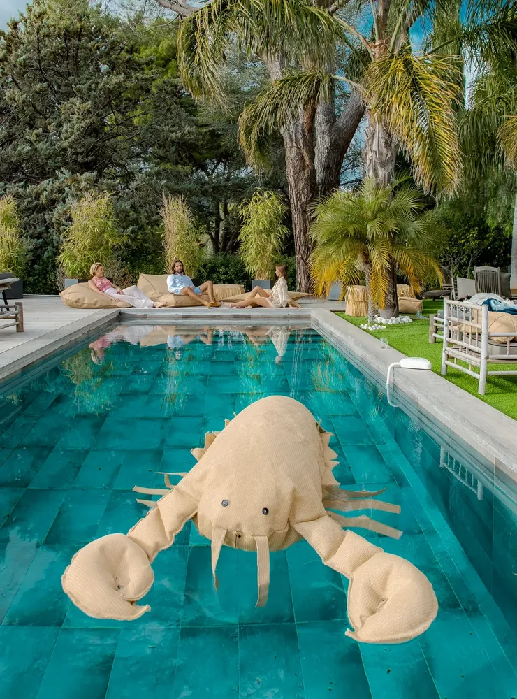 Transats - Pouf XL flottant homard effet raphia - MX HOME