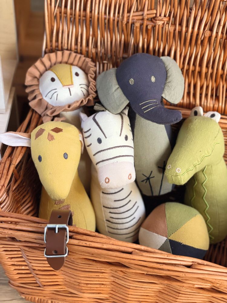 Jouets enfants - 130553 / 130556 - PELUCHES ANIMAUX AFRIQUE - EGMONT TOYS