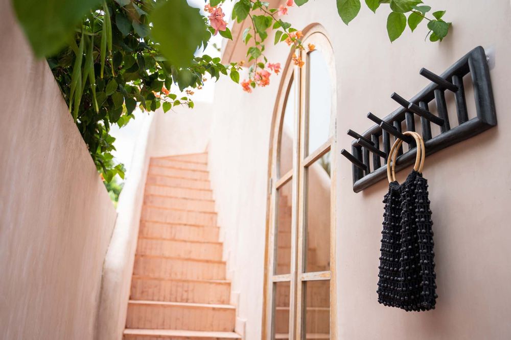 Wardrobe - The Island Cloth Hanger - Black - BAZAR BIZAR LIVING