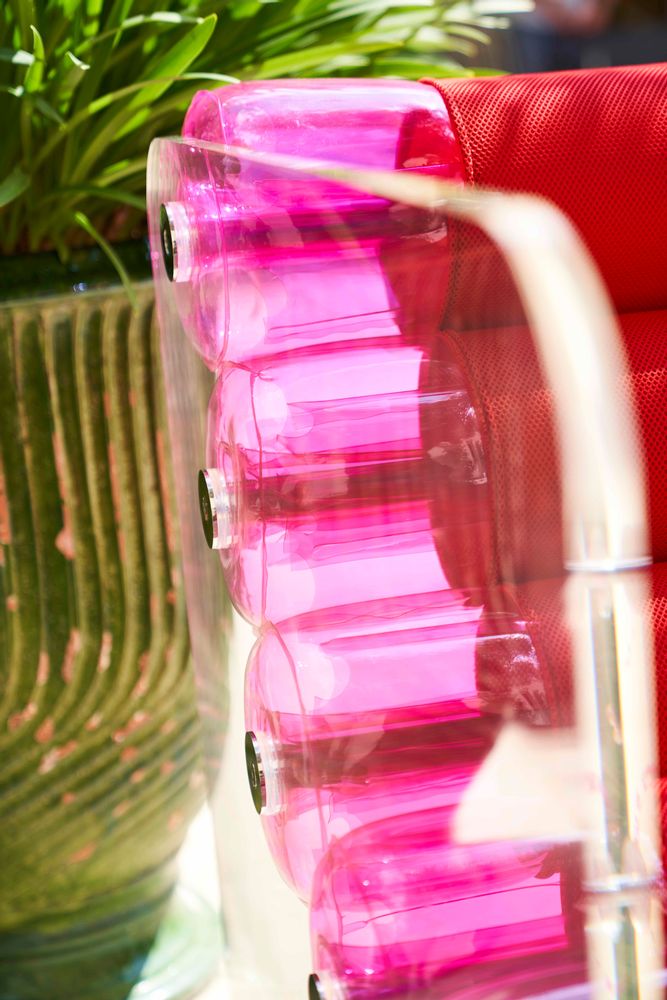 Fauteuils de jardin - MW02| Fauteuil parois PMMA transparentes & fourreaux Runner rouges - MW Exclusive - MW DESIGNER FURNITURE