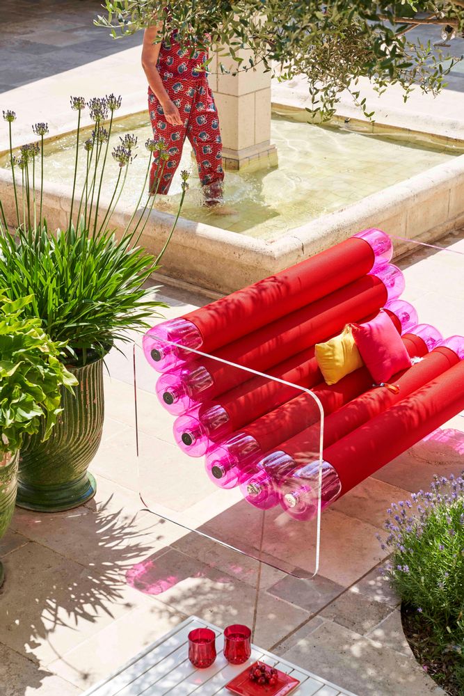 Sofas - MW02| Sofa with transparent PMMA walls & red Runner covers - MW Exclusive - MW DESIGNER FURNITURE