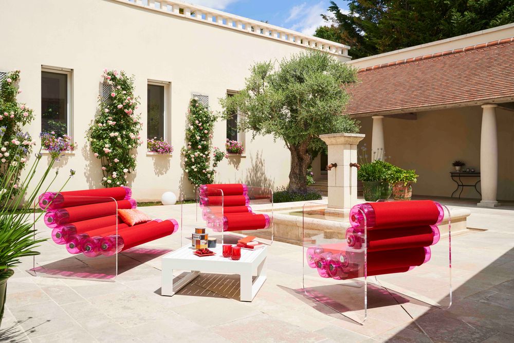 Sofas - MW02| Sofa with transparent PMMA walls & red Runner covers - MW Exclusive - MW DESIGNER FURNITURE