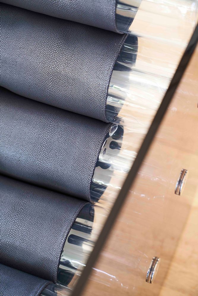 Canapés - MW02| Canapé parois PMMA gris & fourreaux Soshagro anthracites - MW Exclusive - MW DESIGNER FURNITURE