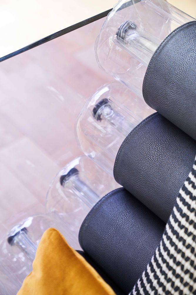 Canapés - MW02| Canapé parois PMMA gris & fourreaux Soshagro anthracites - MW Exclusive - MW DESIGNER FURNITURE