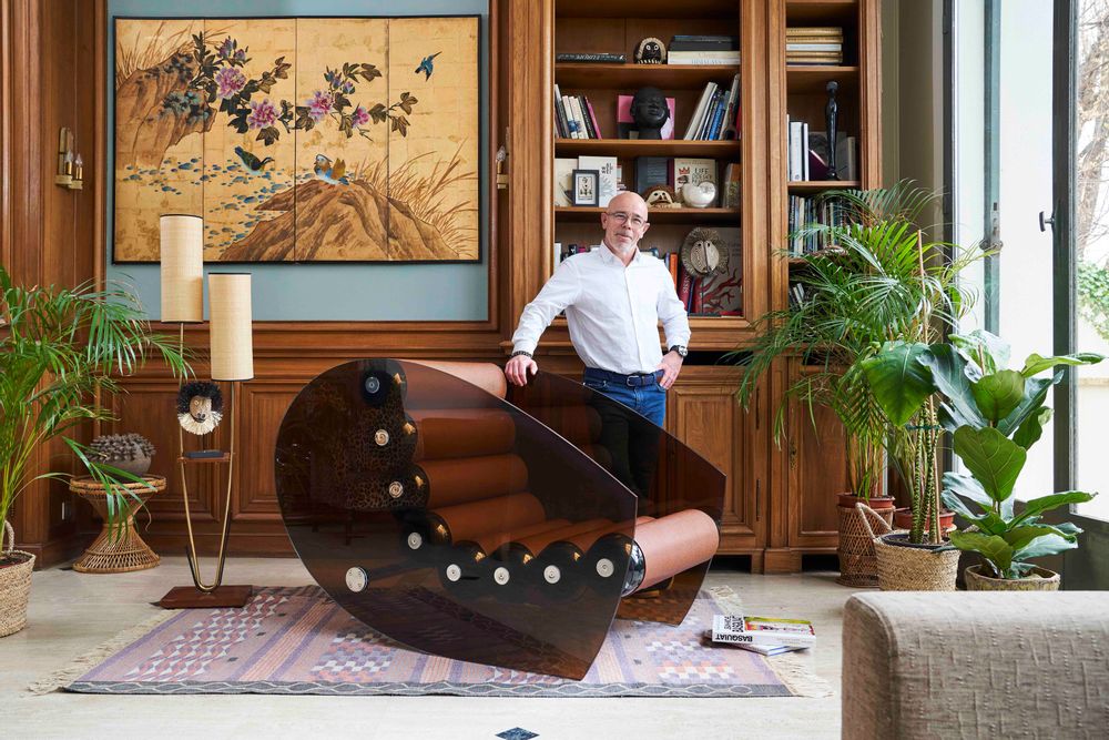 Armchairs - MW05| Armchair with brown glass walls & brown Soshagro scabbards - MW Exclusive - MW DESIGNER FURNITURE