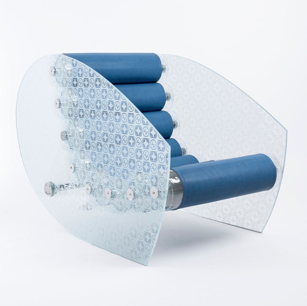 Fauteuils - MW05 Édition Spécial PATTERNE|Fauteuil parois en verres sablées & fourreaux Soshagro bleus - MW Exclusive - KUUMO DESIGN