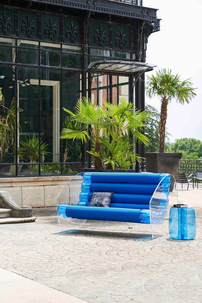 Canapés - MW05| Canapé parois en PMMA transparents & fourreaux Runner bleus - MW Exclusive - MW DESIGNER FURNITURE