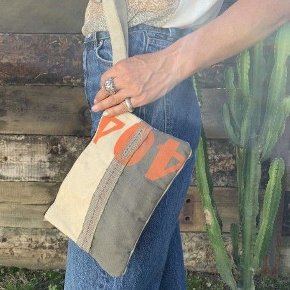 Pochettes - Pochettes, sacs à main multiusage NECESER - CASA NATURA