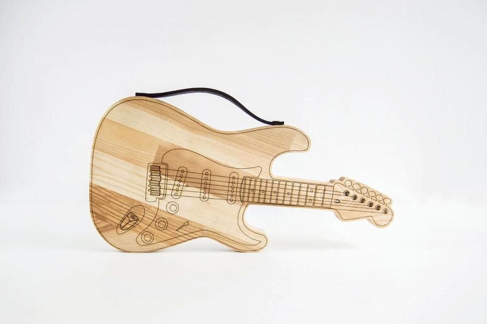 Couverts & ustensiles de cuisine - Planche à découper en bois en forme de guitare - PROMIDESIGN